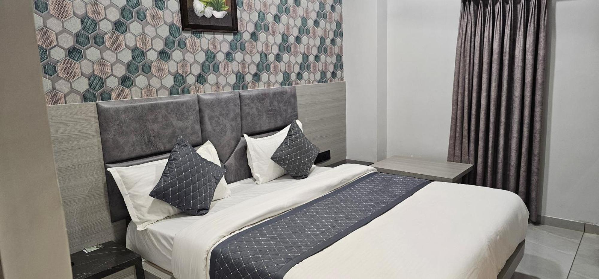 Hotel Allen Ahmedabad Eksteriør billede