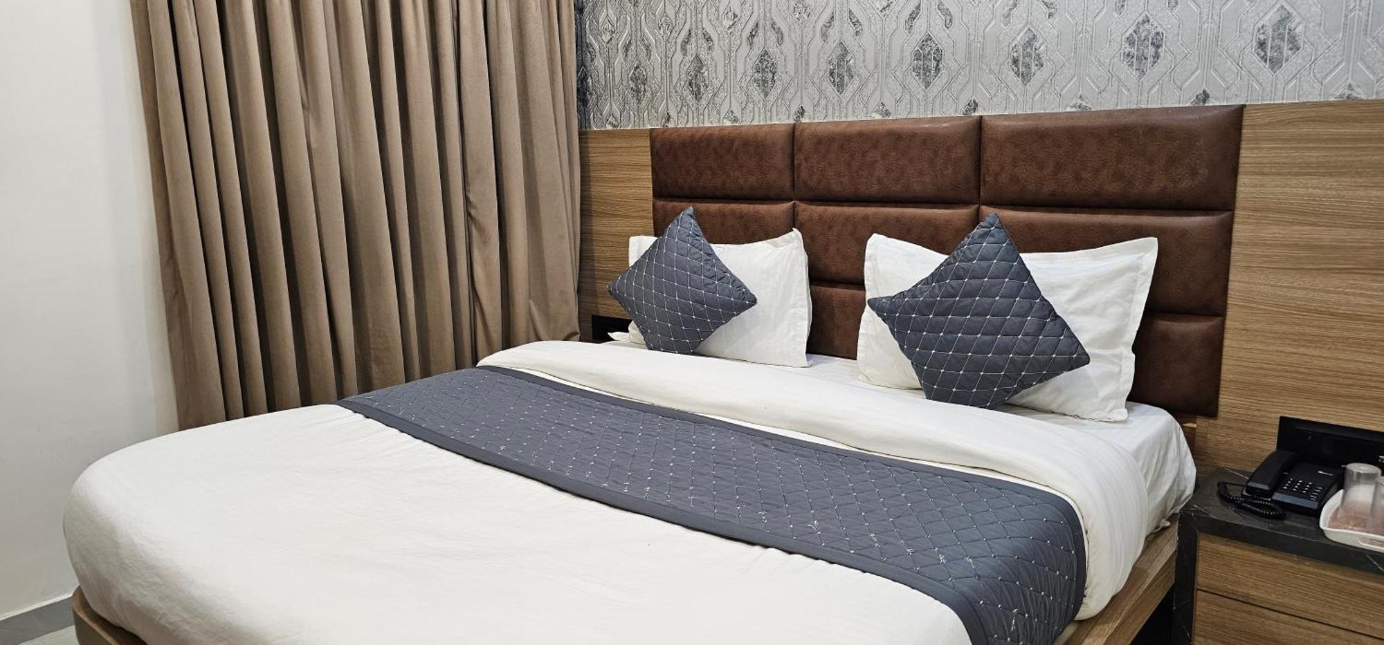 Hotel Allen Ahmedabad Eksteriør billede